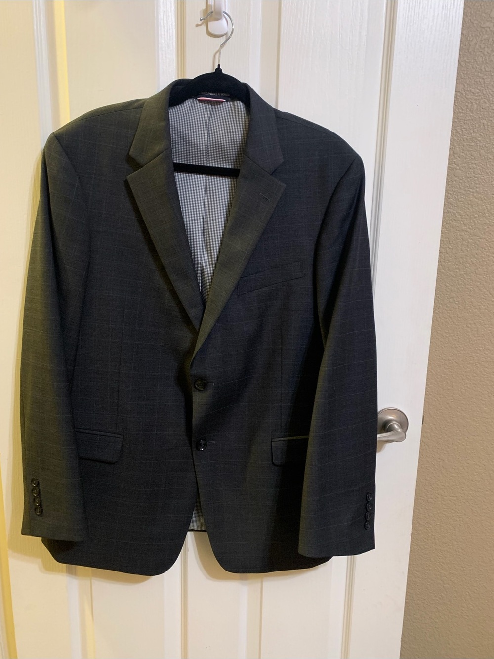 Tommy Hilfiger Sz 42R Men's Dark Gray Windowpane Sport Coat -Blazer